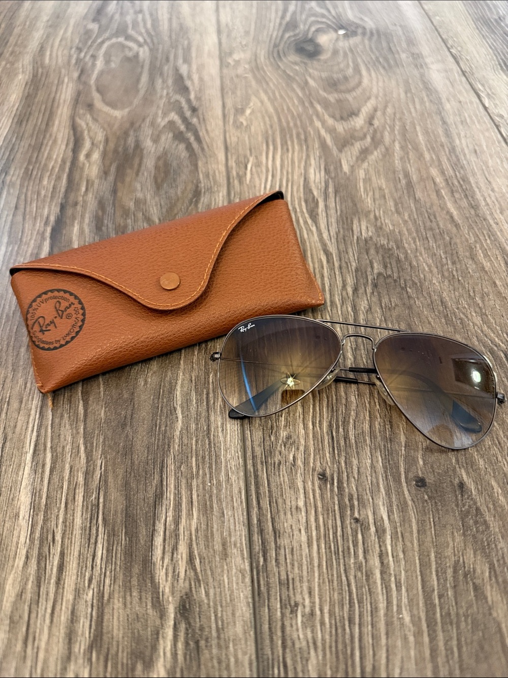 Ray-Ban Women's Brown Gradient Aviator Sunglasses with Brown Case